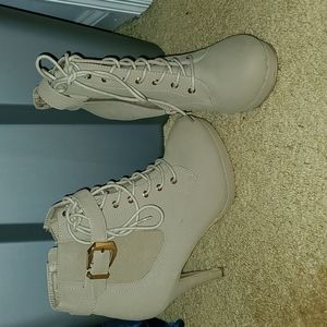 Cream heal boots